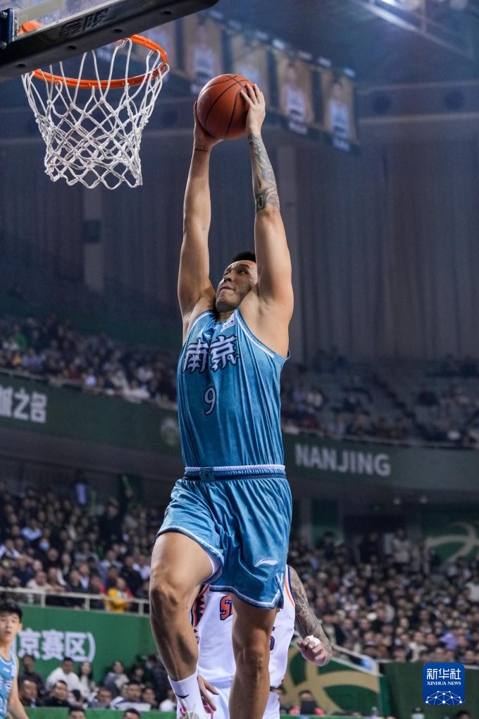 美职联-迈阿密国际3-1夺冠 梅西1策动2助攻斩获第47冠（美职联：迈阿密国际3-1封王 梅西两助攻+策动一球收获生涯第47冠）