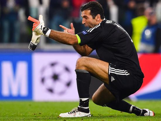 鲁本·阿莫林的曼联体系为何在边翼卫位置频频受阻？危机或将进一步加剧！（阿莫林执教下的曼联为何总在翼卫位受阻？危机或将升级）