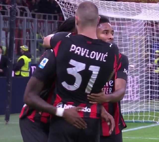 德天空：多特为阿德耶米提供720万欧年薪合同，但未满足要求（德天空：多特开出年薪720万欧合同，未达阿德耶米预期）