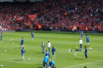 欧冠疯狂夜！3大豪门全逆转，17岁新星封神，后卫90秒双响炸场？（欧冠神奇之夜：三豪门齐逆转，17岁新星封神，后卫90秒梅开二度）