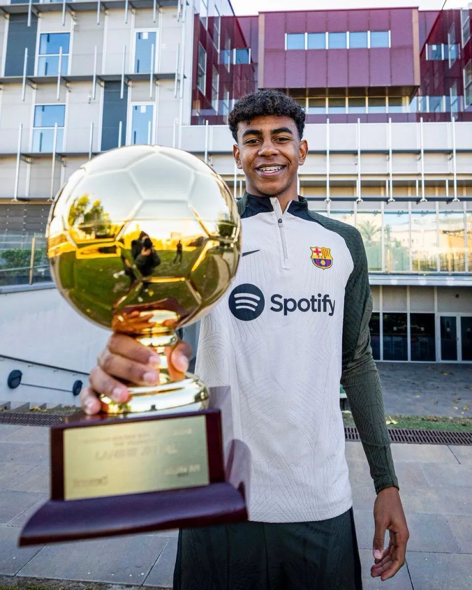 记者：球员间有梅西和德保罗这般挚友很棒，球队间有就很怪了（记者：球员间有如梅西-德保罗的铁友情是好事，放到球队层面就别扭）