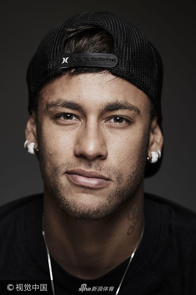 意媒：库普梅纳斯转型中卫表现亮眼，尤文中场补强成当务之急（意媒：库普梅纳斯客串中卫闪光，尤文中场补强迫在眉睫）