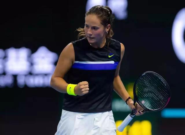 从内部阵容 从内部阵容